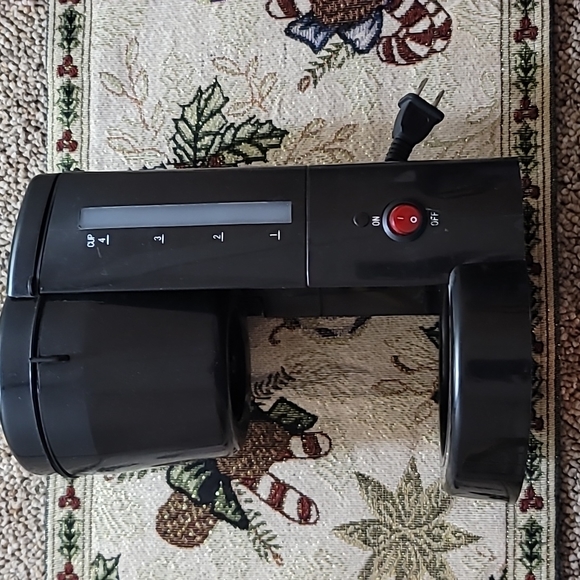 Gently loved Kenmore personal coffee maker 1 to 4 cups fast brew works perfectly - Picture 13 of 16